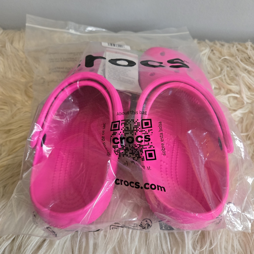 CROCS Kids Classic Clog in Bright Hot Pink - Picture 3 of 4